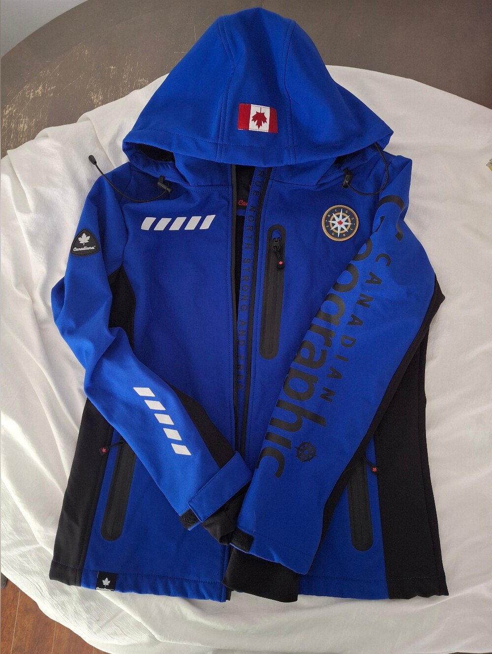 Canadiana NWOT Women's Blue Hooded National Geo Reflective Jacket. Ladies S. - Picture 3 of 13